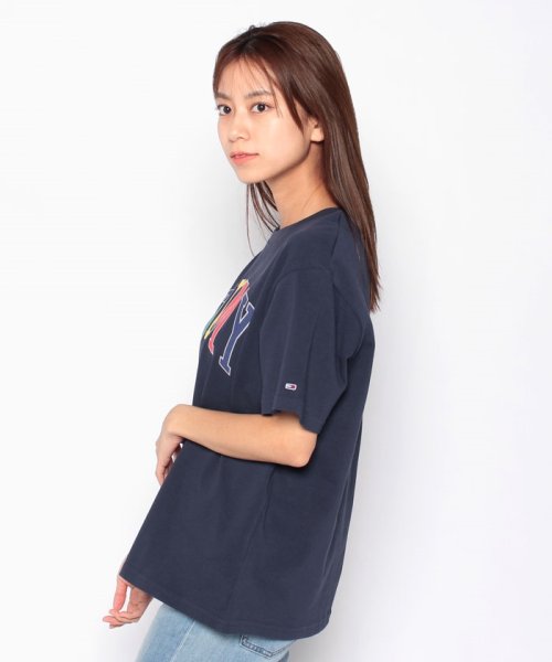 TOMMY JEANS(トミージーンズ)/リラックスポップロゴTシャツ/img02