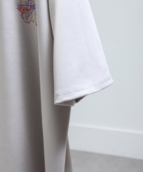 Nilway(ニルウェイ)/ストレッチポンチフラワー刺繍半袖Tシャツ/img03