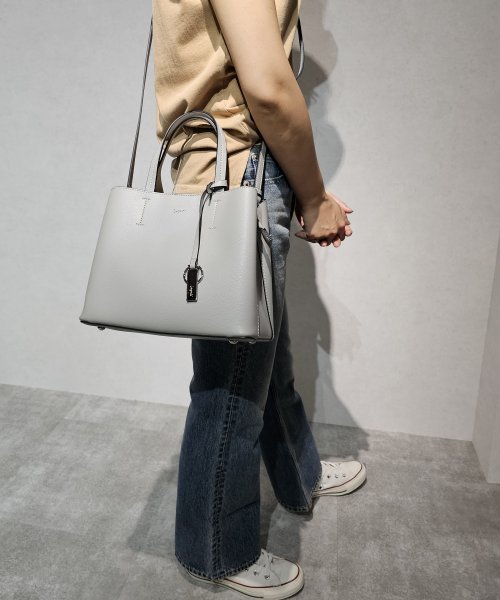 UNGRID bag(アングリッド　バッグ)/キーリングチャーム付　両アオリポケット　ハンドバッグ/img01