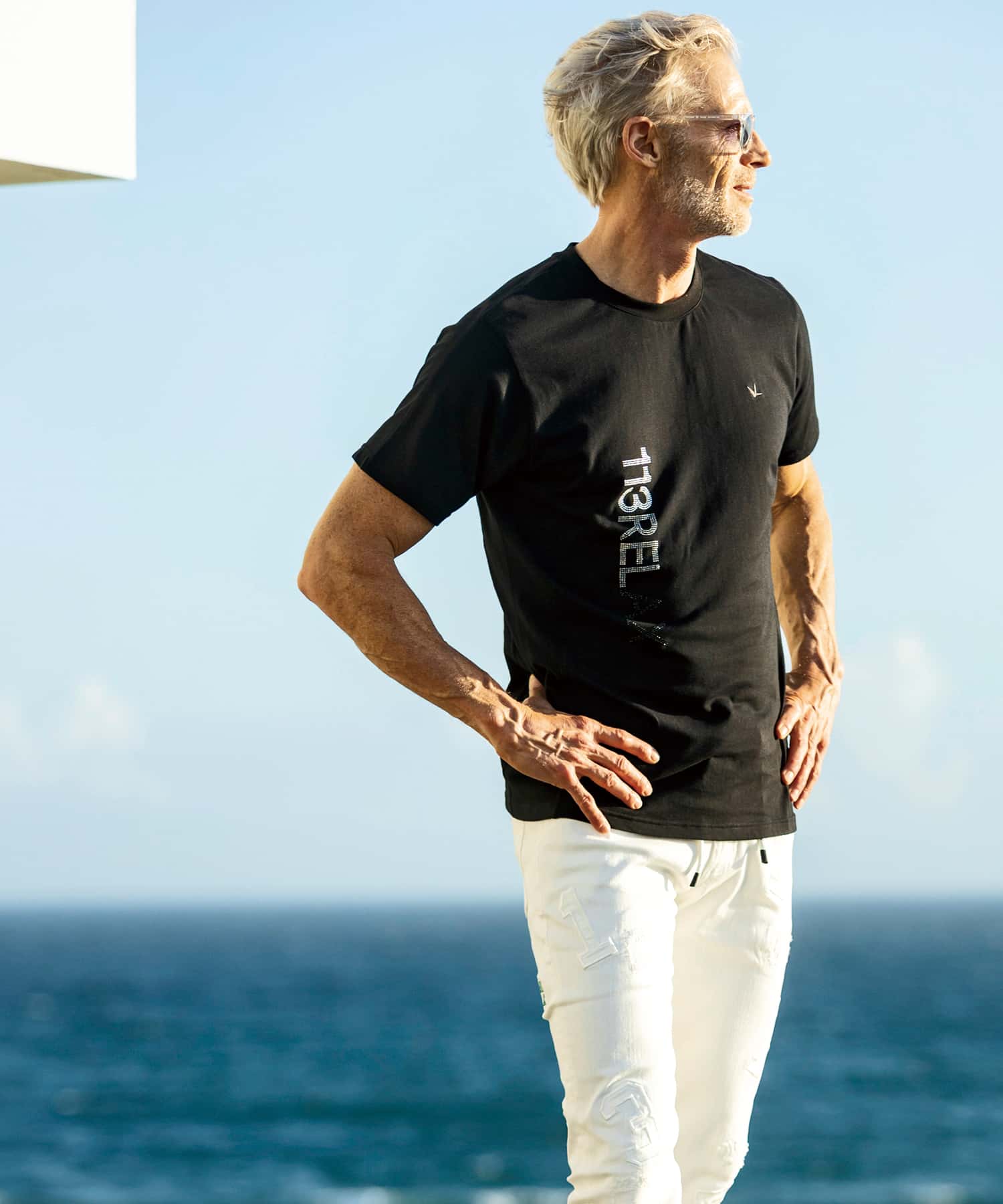 ラインストーングラデーションロゴ半袖Tシャツ(505233438