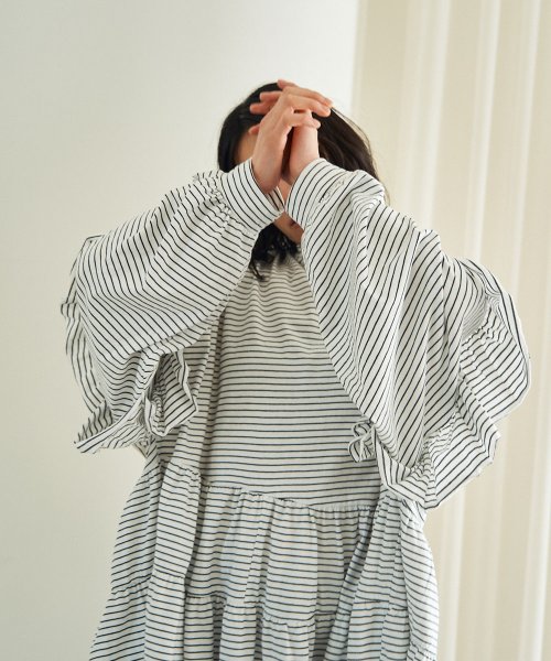 marjour(マージュール)/FRILL OVER TEE/img10