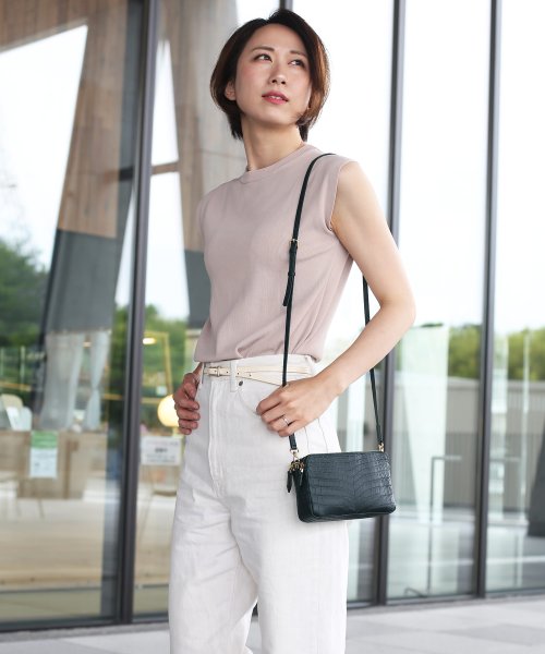 ナイルクロコダイルマット加工ミニショルダーバッグ 本革 なし