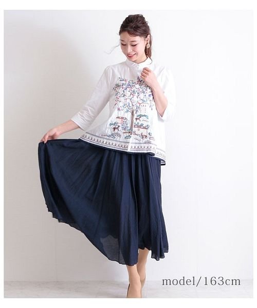 Sawa a la mode(サワアラモード)/ノスタルジック刺繍のAラインコットンシャツ/img01