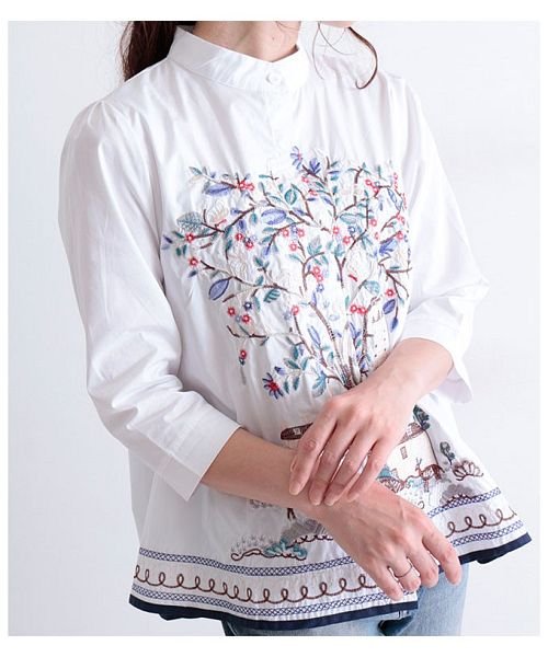 Sawa a la mode(サワアラモード)/ノスタルジック刺繍のAラインコットンシャツ/img02