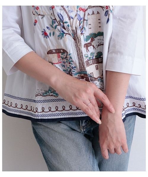 Sawa a la mode(サワアラモード)/ノスタルジック刺繍のAラインコットンシャツ/img03