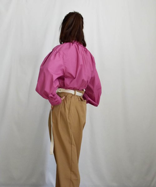 ARGO TOKYO(アルゴトウキョウ)/Volume Color Shirt 23046 裾リボンボリュームカラーブラウス 裾リボン　ボリューム　カラー　ブラウス　ギャザーブラウス　トップス　シャツ　/img24