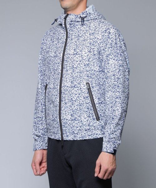 【SPORTO】クラッシュジオメトリックプリントブルゾン 商品説明【EPOCA UOMO 2023年春夏アイテム】機能性に優れたクラッシュジオメトリックブルゾン。【 EIM1694779311(12999円)