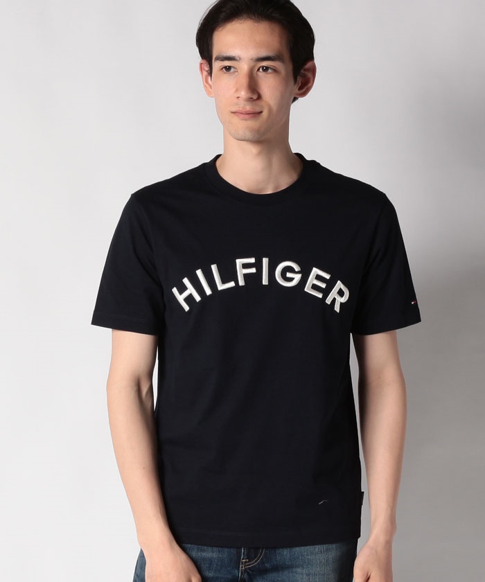 新品　トミーヒルフィガー   ネイビー　Lサイズ　アーチロゴプリントTシャツ