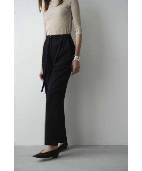 CLANE(クラネ)/BELTED LOOSE STRAIGHT PANTS/img01