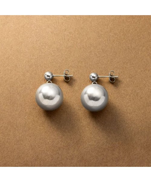cream dot(クリームドット)/洗練メタルボールのステンレス製スウィングピアス/img02