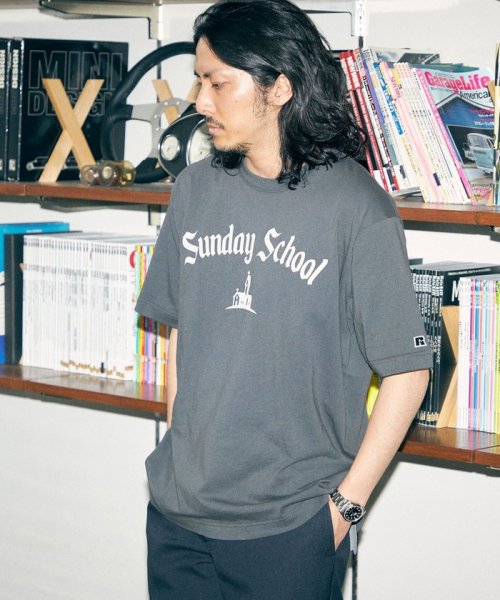 SHIPS MEN(シップス　メン)/*【SHIPS別注】RUSSELL ATHLETIC: OLD ENGLISH プリント Tシャツ/img12