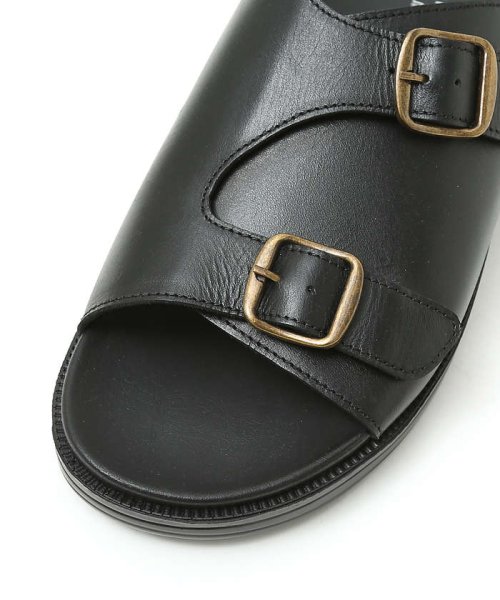 【WEB限定】ダブルバックル クッションソールサンダル 商品説明【デザイン】オーセンティックなダブルバックル仕様のサンダルをやや甲の覆いを深く、肌の見える面積を少なくし、素足でもソックス合わせでもフィッ DG1218552971 (9295円)