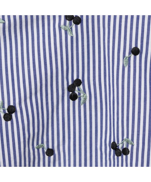 チェリー刺繍フリルカラーブラウス 