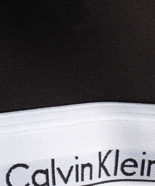 Calvin Klein(カルバンクライン)/【CALVIN KLEIN / カルバンクライン】ブラジャー　ショルダーロゴ アンダーウェア 見せブラ スポーツブラ 下着 QF7059/img09