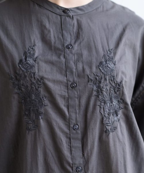 rps(アールピーエス)/バンドカラー刺繍チュニックシャツ/img19