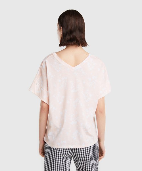 BENETTON (women)(ベネトン（レディース）)/総柄フローラルプリントVネック半袖Tシャツ・カットソー/img01