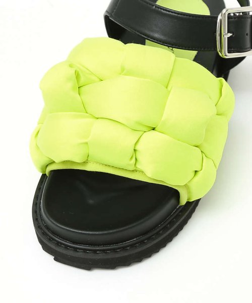 【LAROUTE】パフメッシュサンダル 人気・おすすめ｜省スペース設計・旅行向けにおすすめ お得商品 プライバシー配送 国内発送・安心販売体制