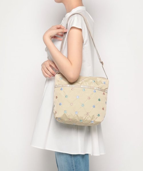 LeSportsac(LeSportsac)/SMALL CLEO CROSSBODYシーシェルエンブロイダリー/img05