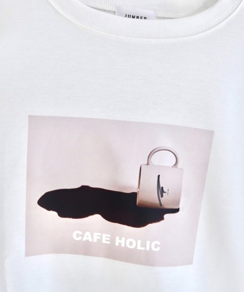 JUNRed(ジュンレッド)/Mr.SZK × JUNRed / カフェホリックプリントTシャツ － cafe holic －/img15