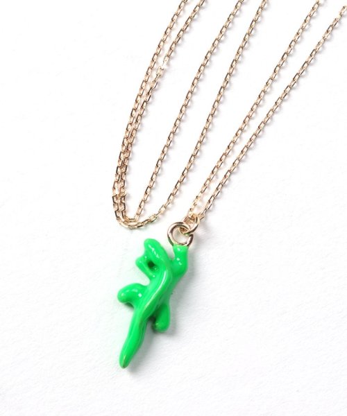 【METIER(メティエ)】 ENAMEL PENDANT B73 W61 H85　着用サイズ：02