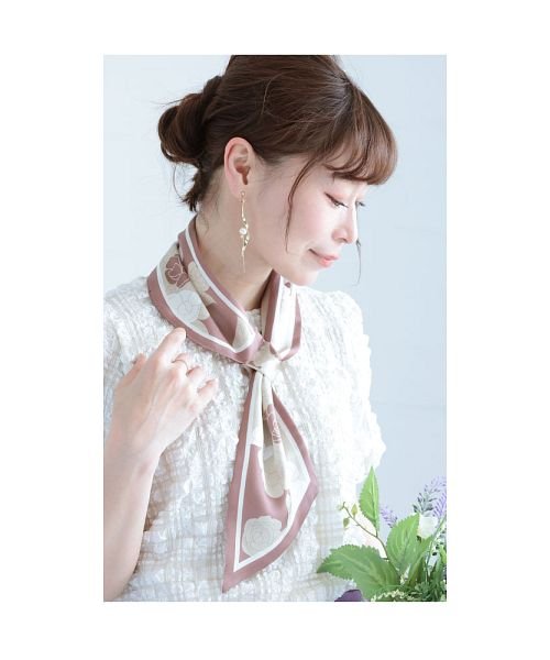 Sawa a la mode(サワアラモード)/コーディネートに彩り加える薔薇スカーフ/img14