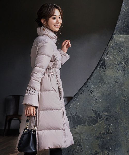 ベルトパフスリーブダウンコート(D670) 商品説明ボリュームのあるフォックスファーが顔周りを飾り、ロング丈で暖かいので冬の定番として重宝するコートで A1399168494 (10688円)