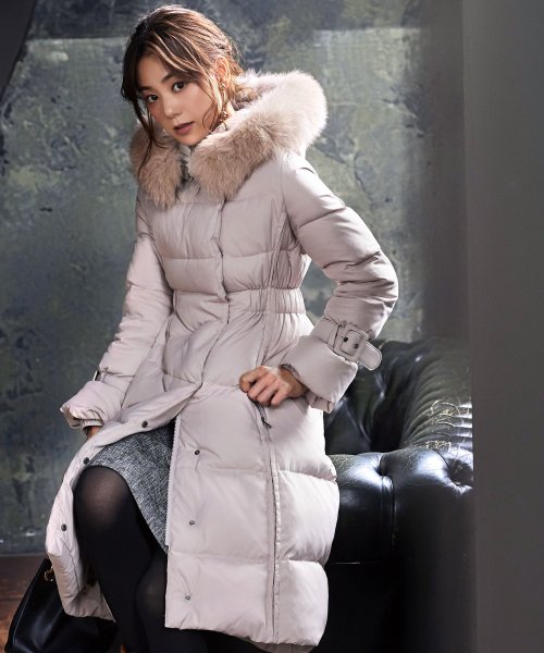 ベルトパフスリーブダウンコート(D670) 商品説明ボリュームのあるフォックスファーが顔周りを飾り、ロング丈で暖かいので冬の定番として重宝するコートで A1399168494 (10688円)