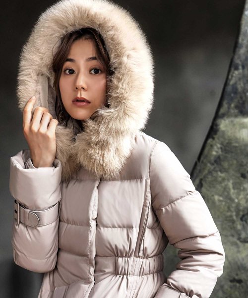 ベルトパフスリーブダウンコート(D670) 商品説明ボリュームのあるフォックスファーが顔周りを飾り、ロング丈で暖かいので冬の定番として重宝するコートで A1399168494 (10688円)