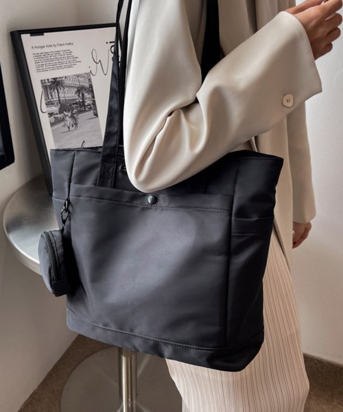 Amulet(アミュレット)/ミニポーチ付きトートバッグ レディース 鞄 肩かけ 韓国ファッション 10代 20代 30代 オフィスカジュアル 大容量 大きいサイズ 大きめ かばん ポケット/img02
