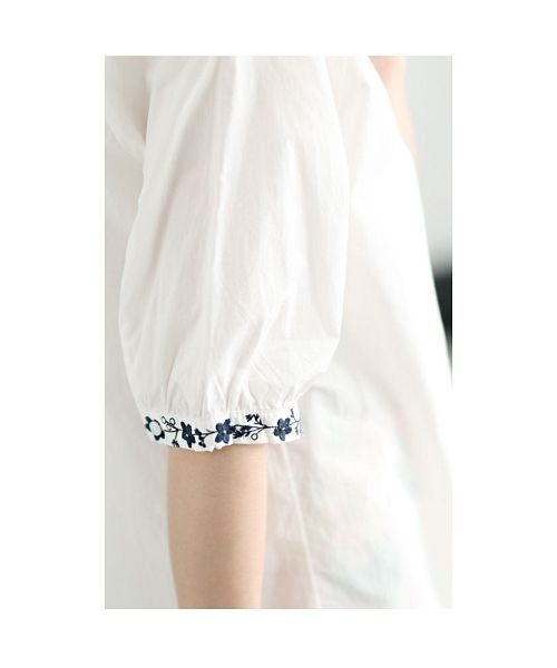 Sawa a la mode(サワアラモード)/小花刺繍のふんわり袖コットンブラウス/img09