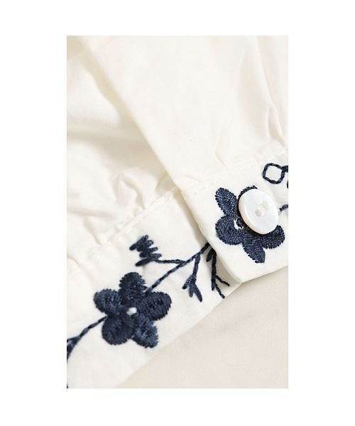 Sawa a la mode(サワアラモード)/小花刺繍のふんわり袖コットンブラウス/img13