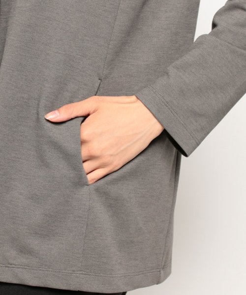 ノーカラージャケット 