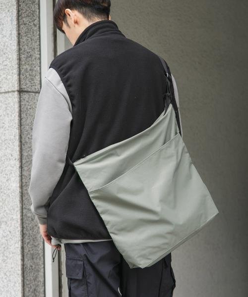 URBAN RESEARCH DOORS(アーバンリサーチドアーズ)/2TONE ショルダーバッグ/img01