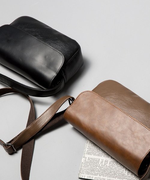  メンズショルダーバッグ  ミニショルダー サコッシュ バッグ レザー