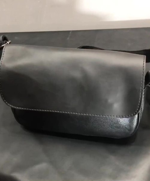  メンズショルダーバッグ  ミニショルダー サコッシュ バッグ レザー
