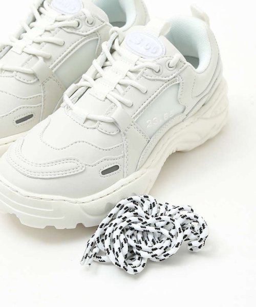 ●【23.65】レースアップスニーカー『V2』 ビタミンシューズ 65/イーシプサムチョンユクオ