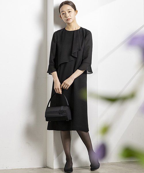 【喪服】【洗える】ボウタイフリル セミフレアブラックフォーマルワンピース＜大きいサイズ有＞ 夏/セレモニー/七五三 あり 喪服 卒業式 デザイン セレモニー 入学式 結婚式 お宮参り 七五三 礼服 ワンピース なし