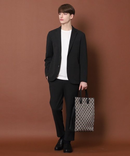 【otonaMUSE12月号掲載】オーバーラップサークル リサイクルレザー スクエアトート オーバーラップサークル リサイクルレザーは