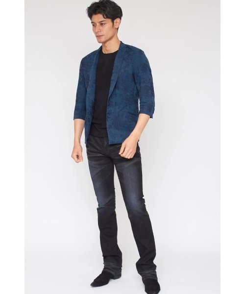 TORNADO MART∴シャーリーフラワージャカードジャケット 商品説明【DESIGN】 レーヨン混のワッシャー感と柔らかな印象度が高い7分袖ジャケット。 シャープなボディに細ラペルの2Bタイプ。 モー BCD1718653087(13090円)