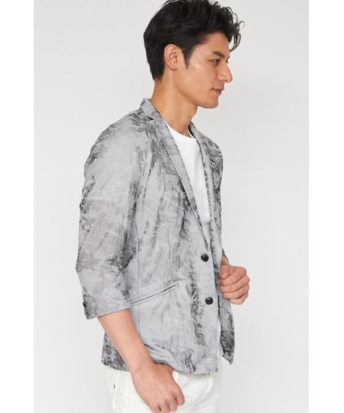 TORNADO MART∴シャーリーフラワージャカードジャケット 商品説明【DESIGN】 レーヨン混のワッシャー感と柔らかな印象度が高い7分袖ジャケット。 シャープなボディに細ラペルの2Bタイプ。 モー BCD1718653087(13090円)