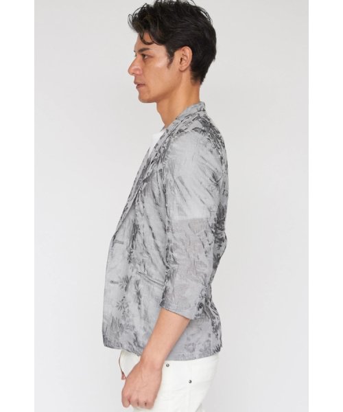 TORNADO MART∴シャーリーフラワージャカードジャケット 商品説明【DESIGN】 レーヨン混のワッシャー感と柔らかな印象度が高い7分袖ジャケット。 シャープなボディに細ラペルの2Bタイプ。 モー BCD1718653087(13090円)