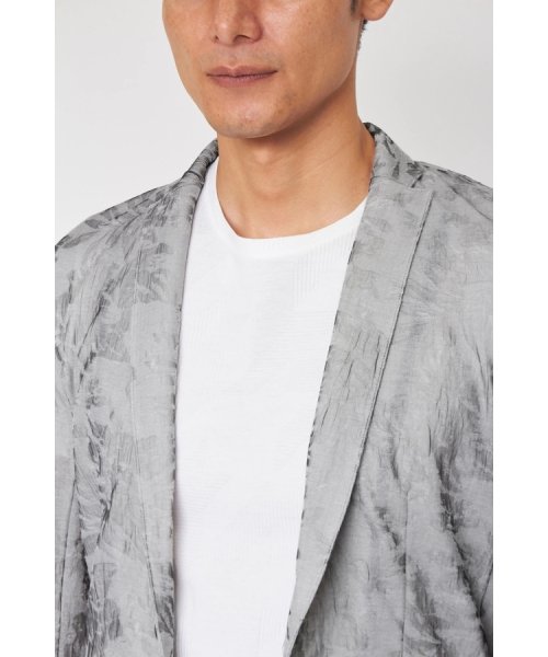 TORNADO MART∴シャーリーフラワージャカードジャケット 商品説明【DESIGN】 レーヨン混のワッシャー感と柔らかな印象度が高い7分袖ジャケット。 シャープなボディに細ラペルの2Bタイプ。 モー BCD1718653087(13090円)