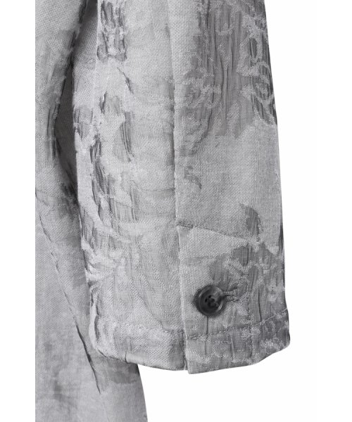 TORNADO MART∴シャーリーフラワージャカードジャケット 商品説明【DESIGN】 レーヨン混のワッシャー感と柔らかな印象度が高い7分袖ジャケット。 シャープなボディに細ラペルの2Bタイプ。 モー BCD1718653087(13090円)