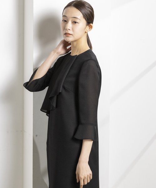 【喪服】【洗える】ボウタイフリル セミフレアブラックフォーマルワンピース＜大きいサイズ有＞ 夏/セレモニー/七五三 あり 喪服 卒業式 デザイン セレモニー 入学式 結婚式 お宮参り 七五三 礼服 ワンピース なし