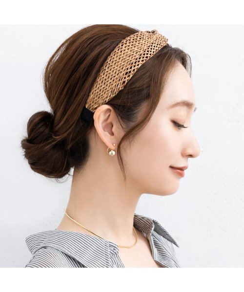  透かし編み×ツイストデザインのラタンカチューシャ
