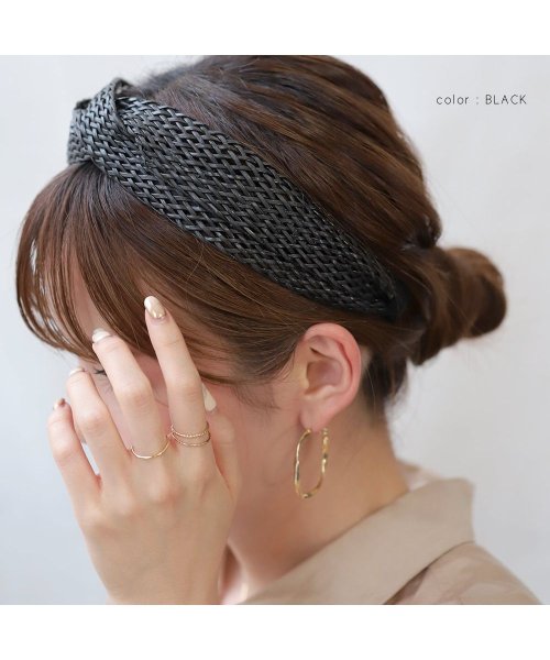  透かし編み×ツイストデザインのラタンカチューシャ