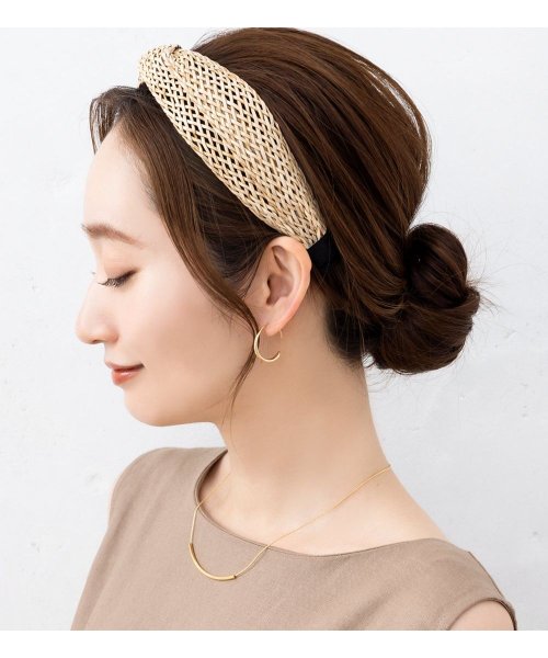  透かし編み×ツイストデザインのラタンカチューシャ