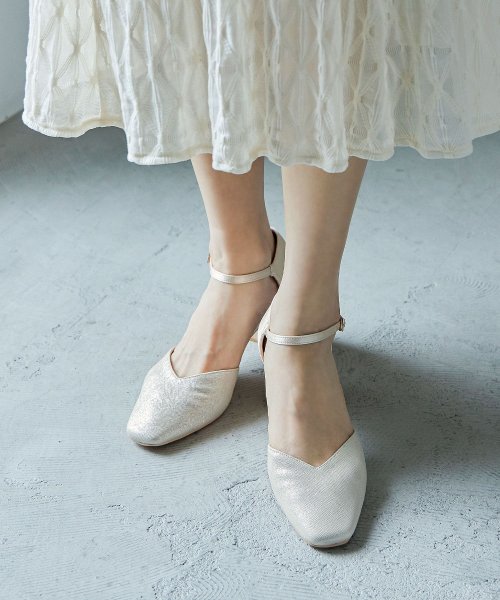 niana ニアナ 結婚式 パンプス パーティーシューズ スクエアトゥ フェイクレザー 合皮 サテン アンクルベルト 靴 スエード 太ヒール 小さいサイズ 大き