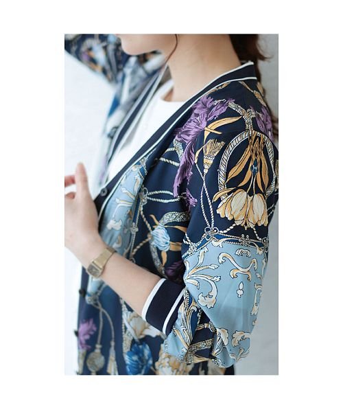 Sawa a la mode(サワアラモード)/大人を彩るスカーフ模様の上品カーディガン/img10