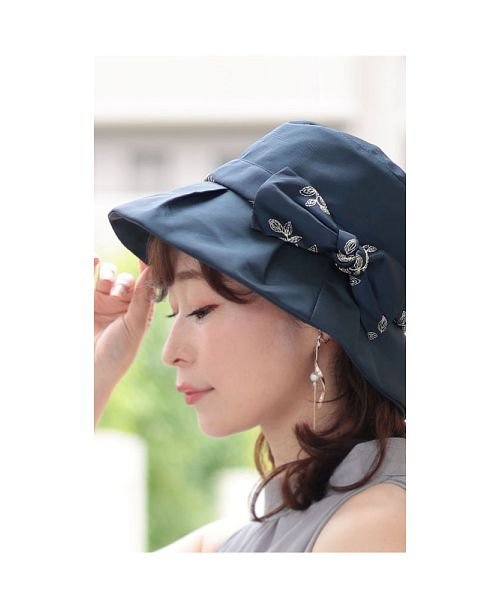 Sawa a la mode(サワアラモード)/草花刺繍リボンが上品な日除け帽子/img24